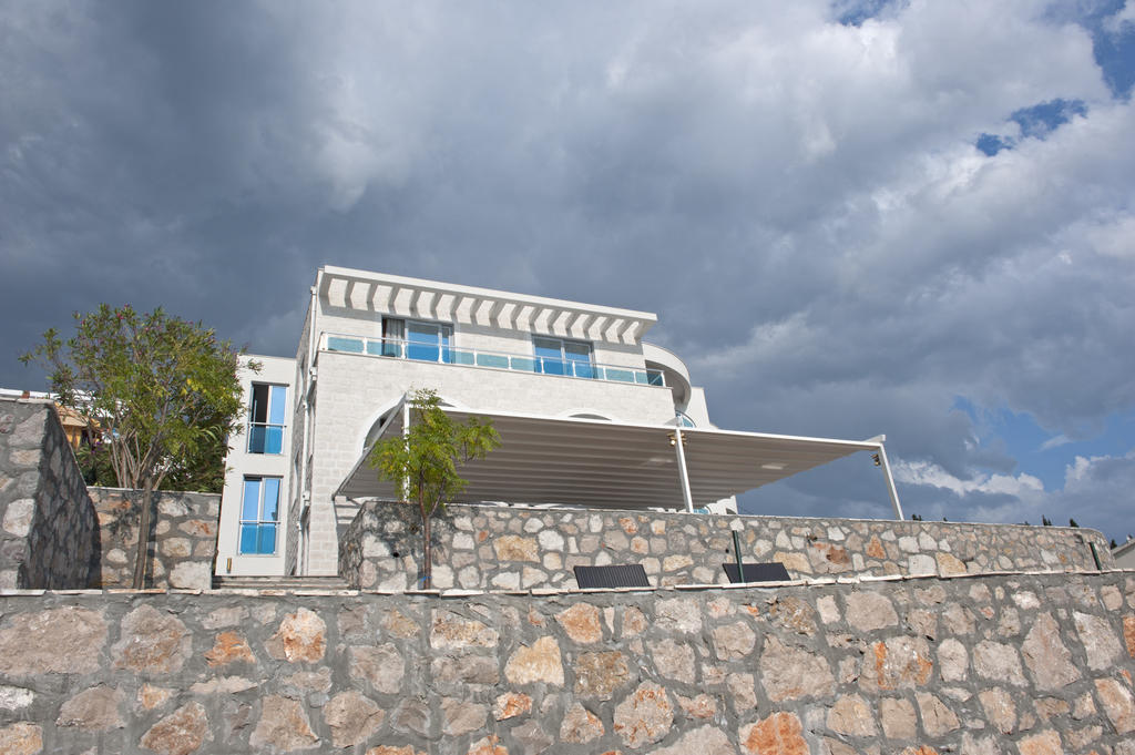 Love Live Hotel Bar Exterior photo